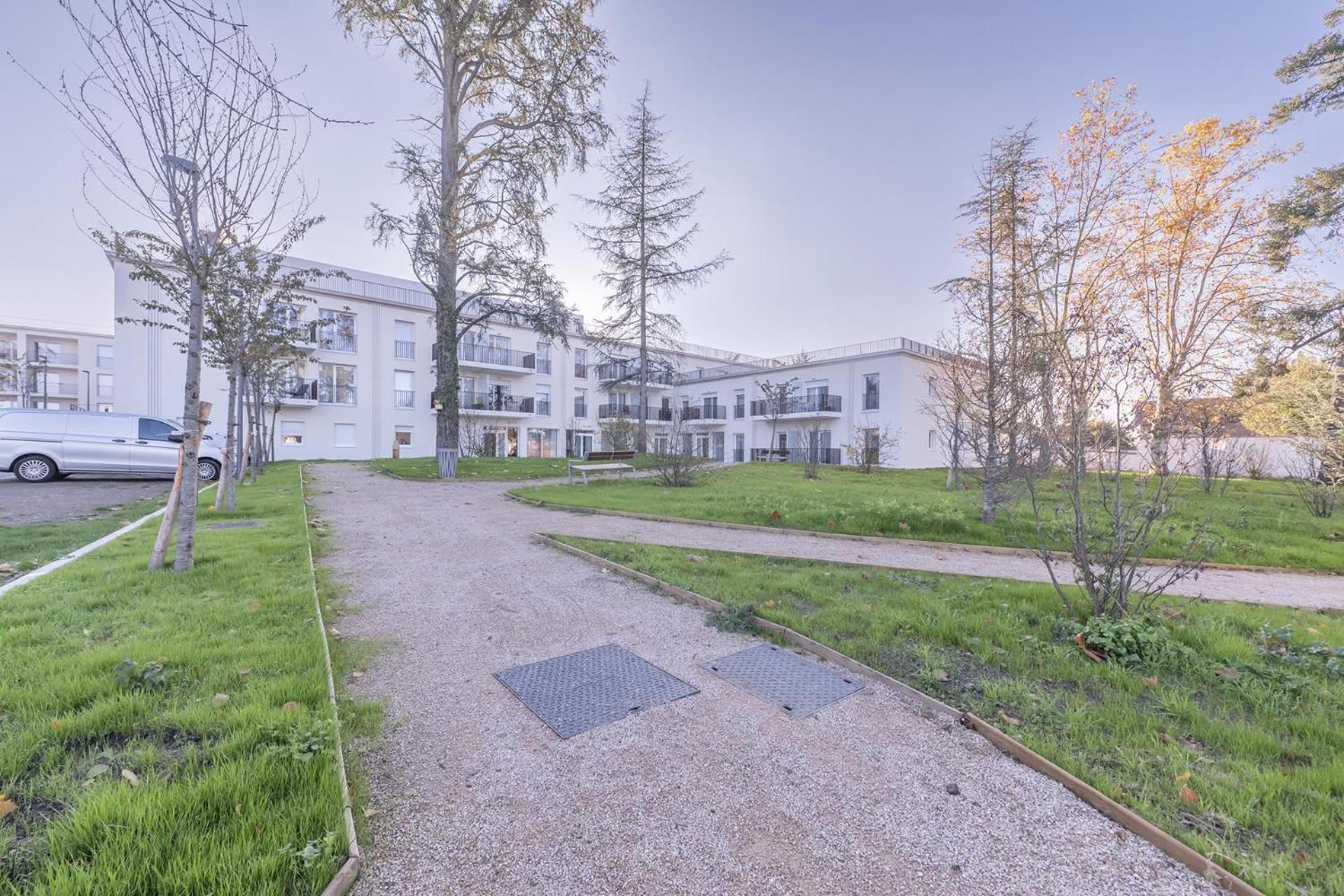 Ovelia Andrezieux-Boutheon - Les Demeures Du Forez Exterior photo